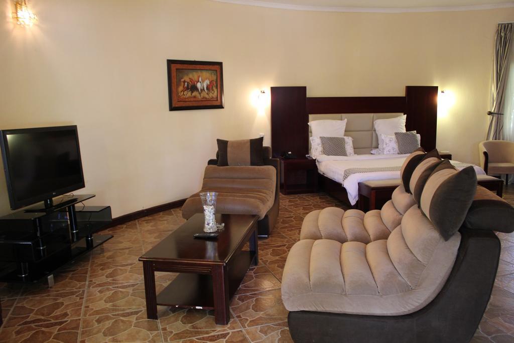 Chamba Valley Exotic Hotel Lusaka Exterior photo